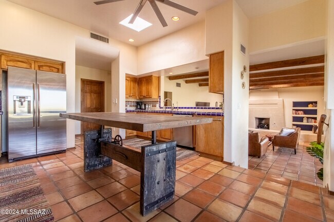 Building Photo - 6269 N Paseo Valdear