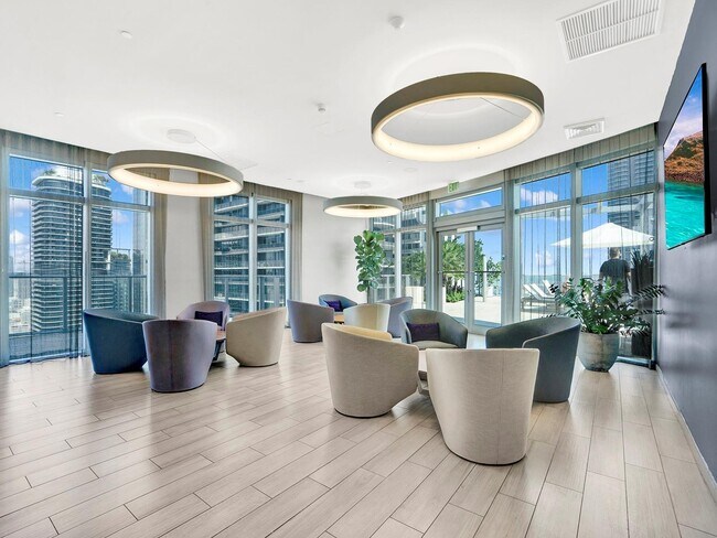 Building Photo - 1100 S Miami Ave