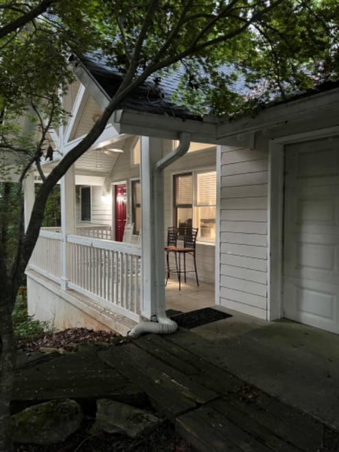 Building Photo - 136 Hickory Hills Dr