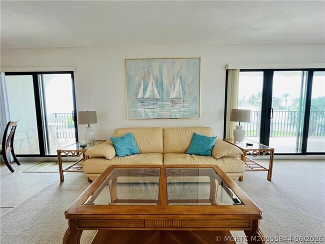 Building Photo - 10044 S Ocean Dr