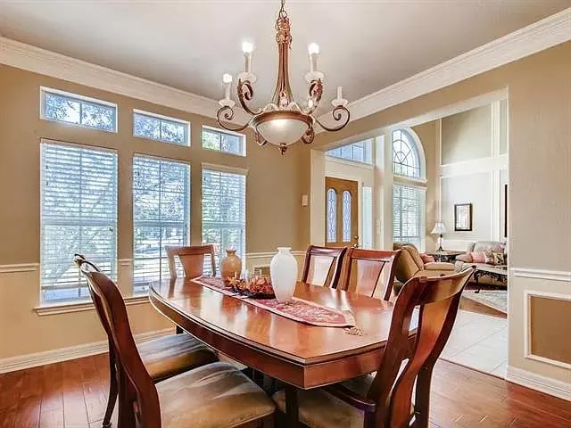 Building Photo - 10201 Chestnut Ridge Rd