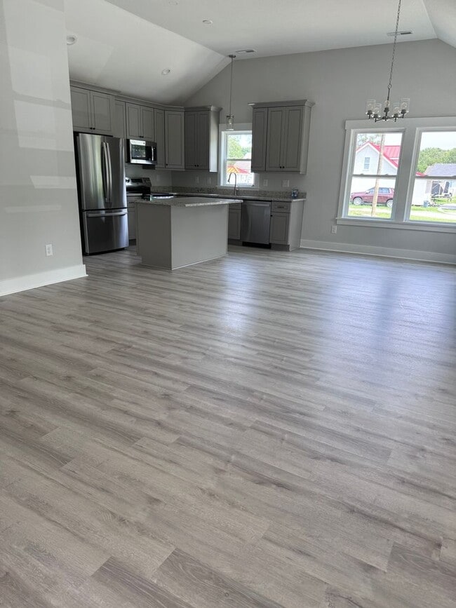 Building Photo - 997 Burnside Rd