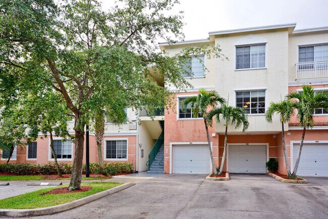Primary Photo - 6203 Myrtlewood Cir W