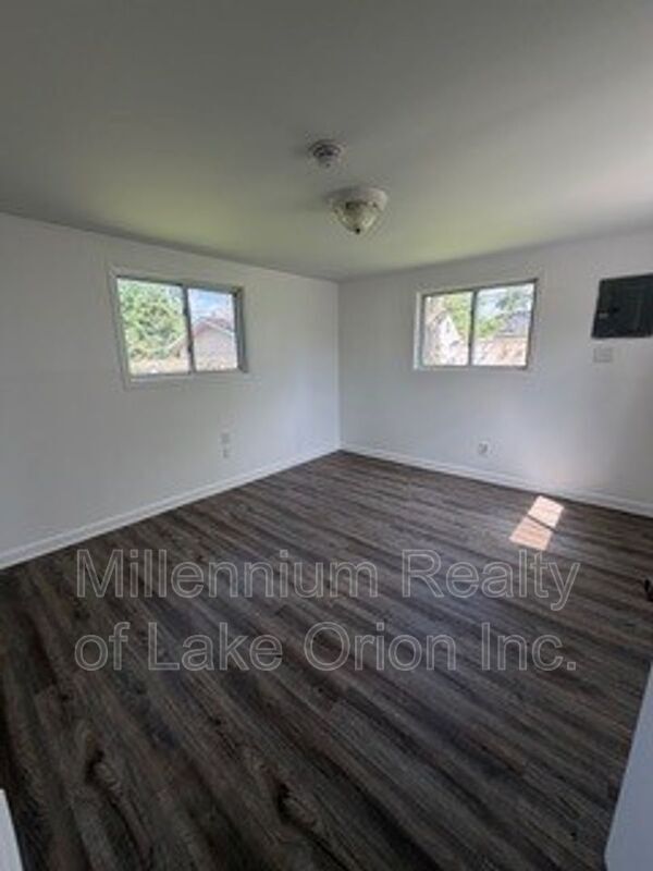 Building Photo - 85 E Beverly Ave