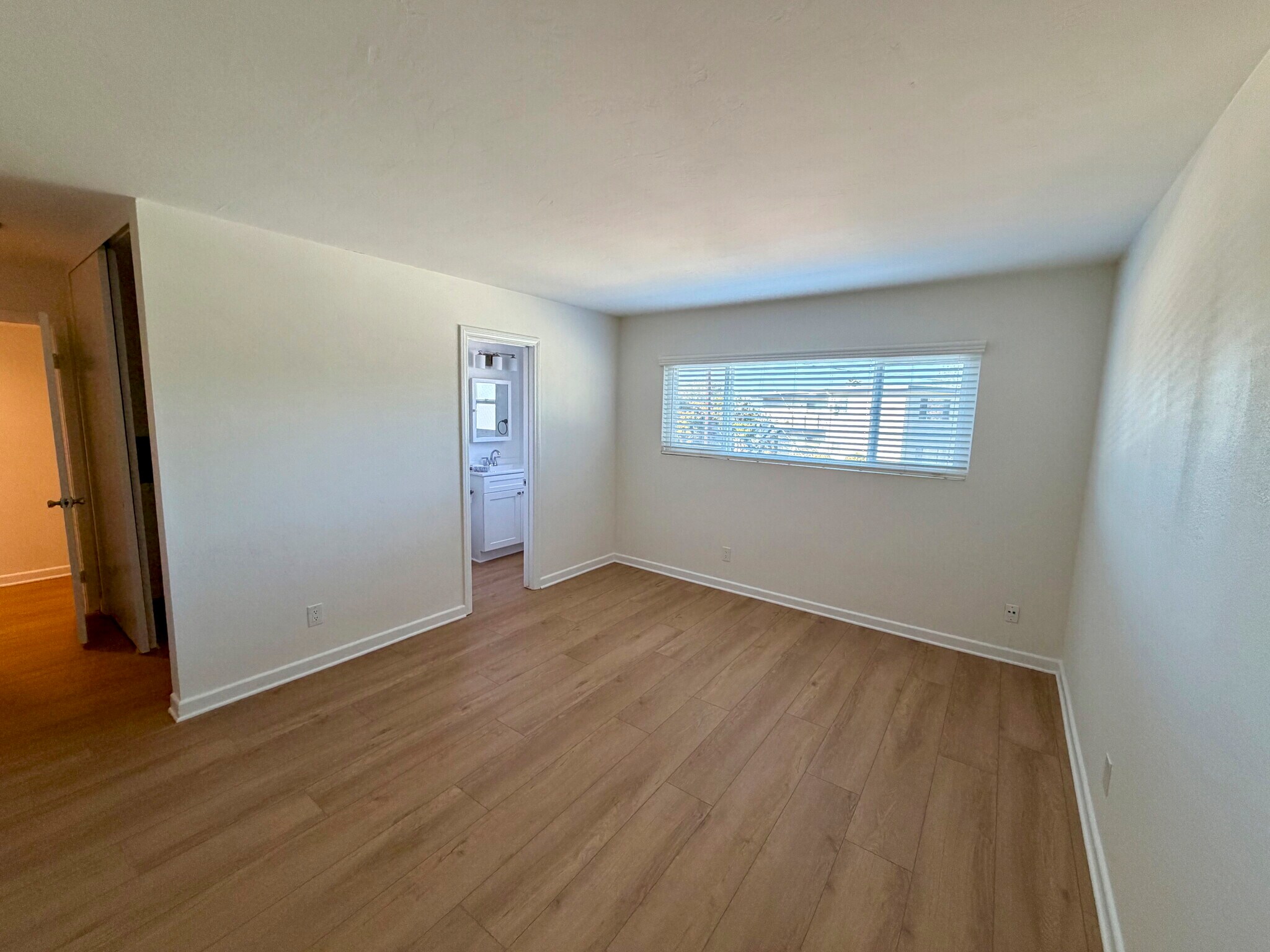 Master bedroom - 247 Alestar St