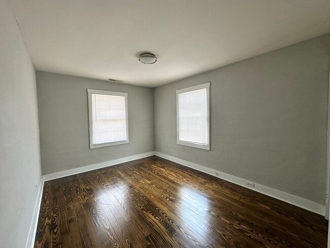 Building Photo - JUNE SPECIAL!!! $100 off per month -OR- 2n...