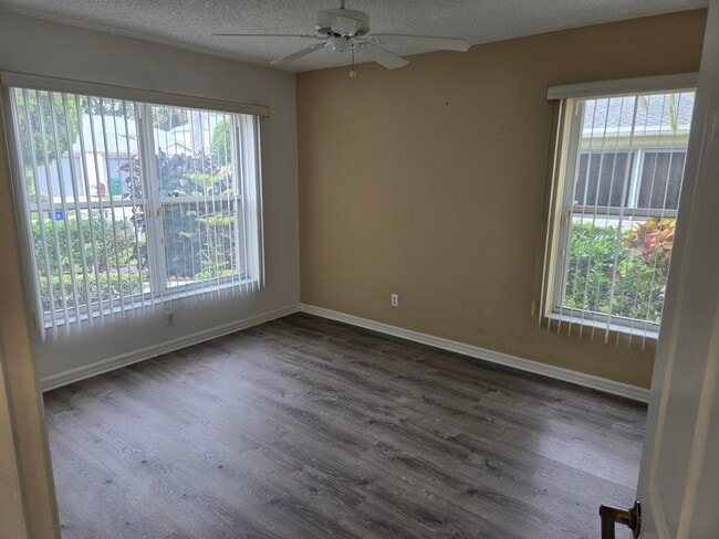 Building Photo - 4234 SE Home Way