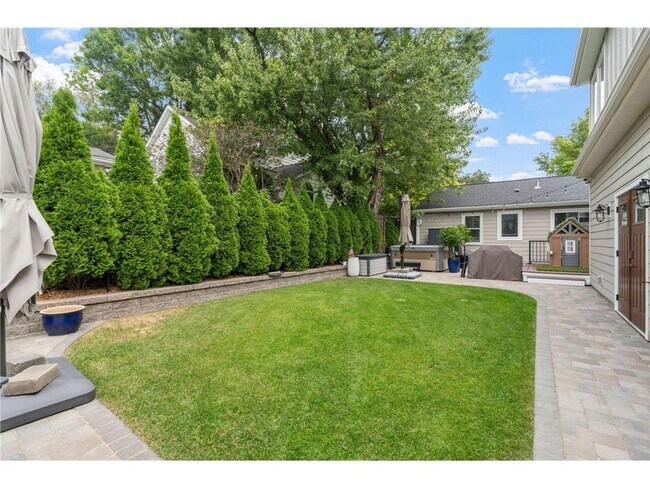 Building Photo - 263 Lexington Parkway S
