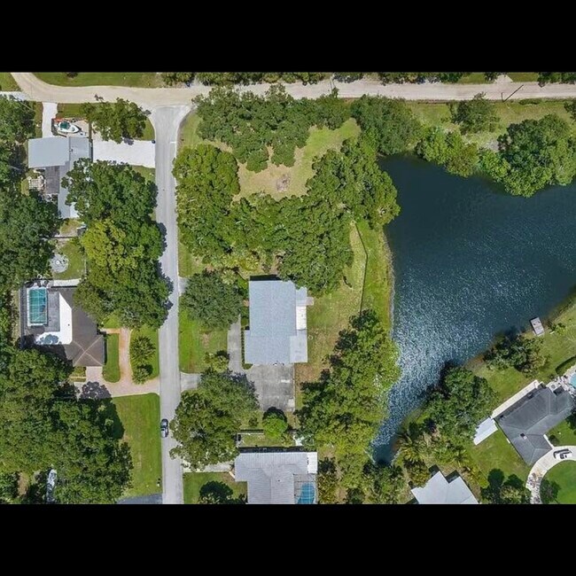 Building Photo - 960 48th Ave