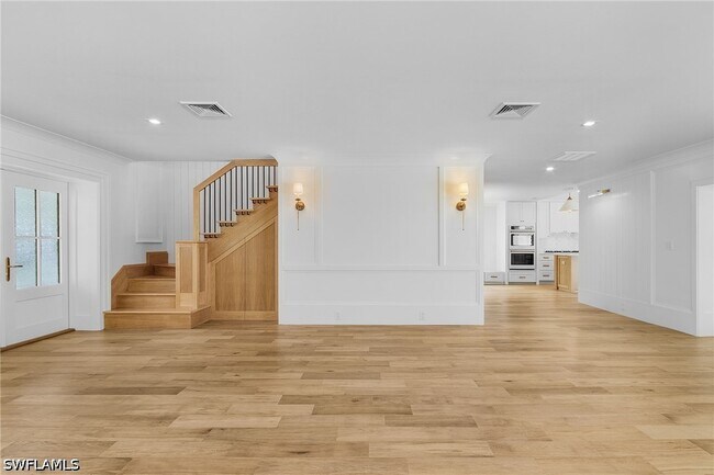 Building Photo - 6155 Standing Oaks Ln