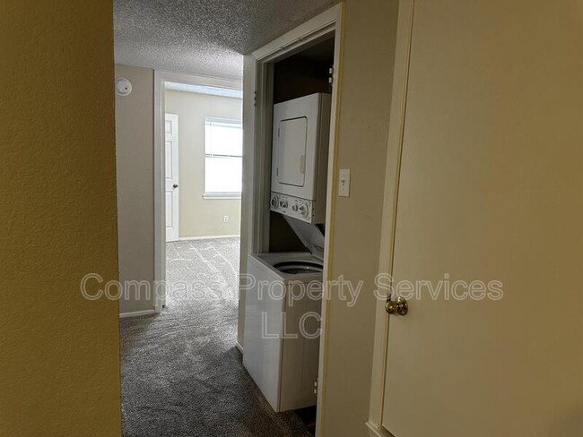 Building Photo - 1214 Baylor Ave