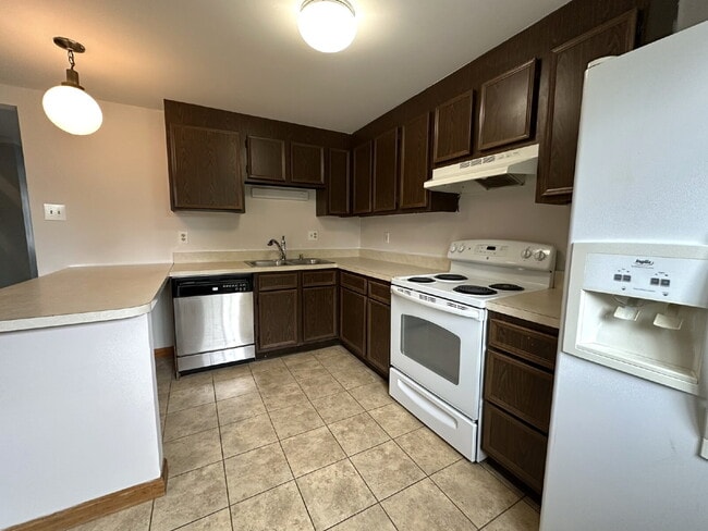Building Photo - 3 Bedroom Duplex in Westminster