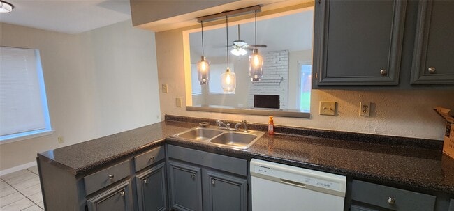 Building Photo - 15215 Ensenada Dr