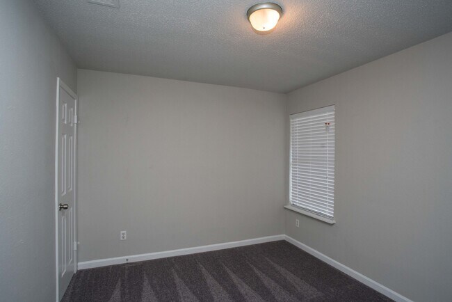 Building Photo - 5401 Loadstone Cove
