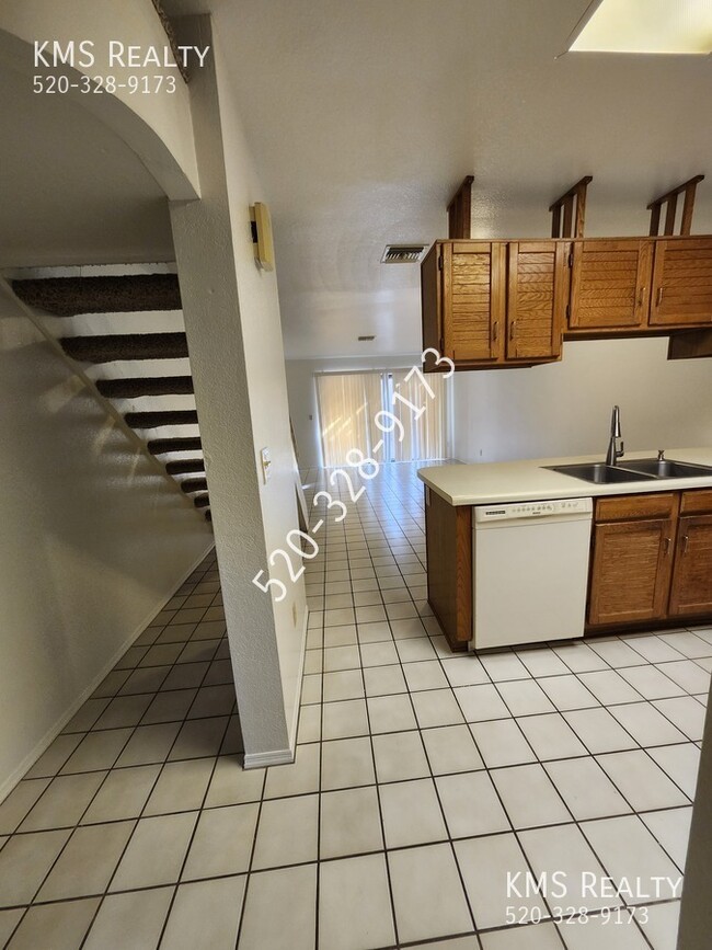 Building Photo - 56 N Camino Imagen