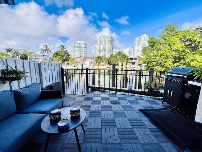 Primary Photo - 253 Poinciana Island Dr