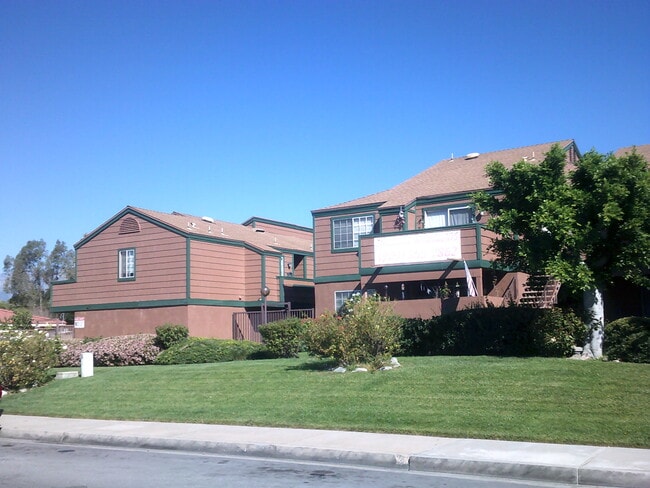 Building Photo - Stonegate