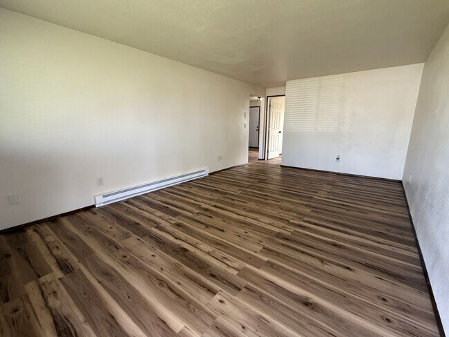 Building Photo - 2 Bedroom 1 Bath 3plex