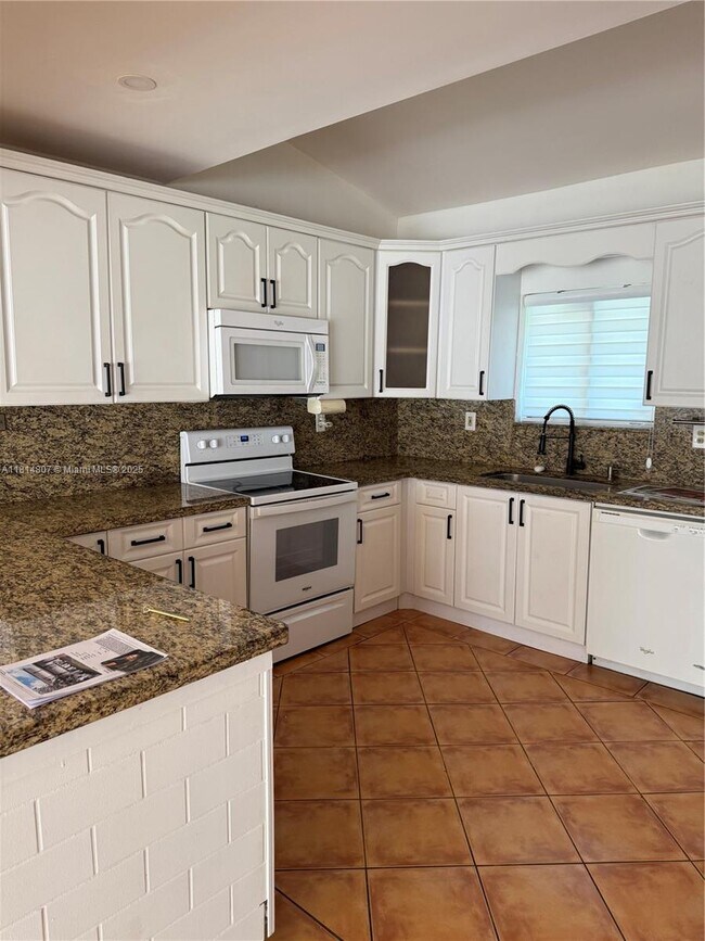 Building Photo - 541 NE 199th Ln