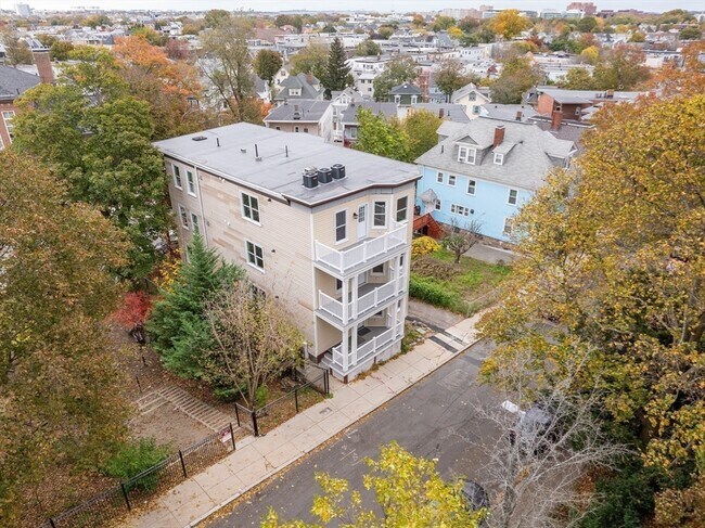 Building Photo - 19 Sawyer Ave