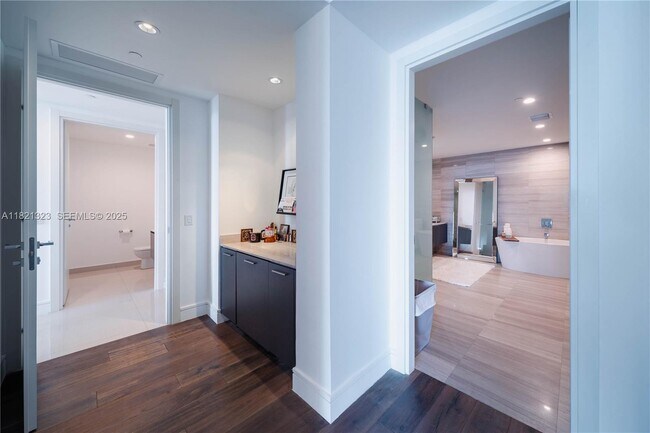 Building Photo - 3250 NE 188th St