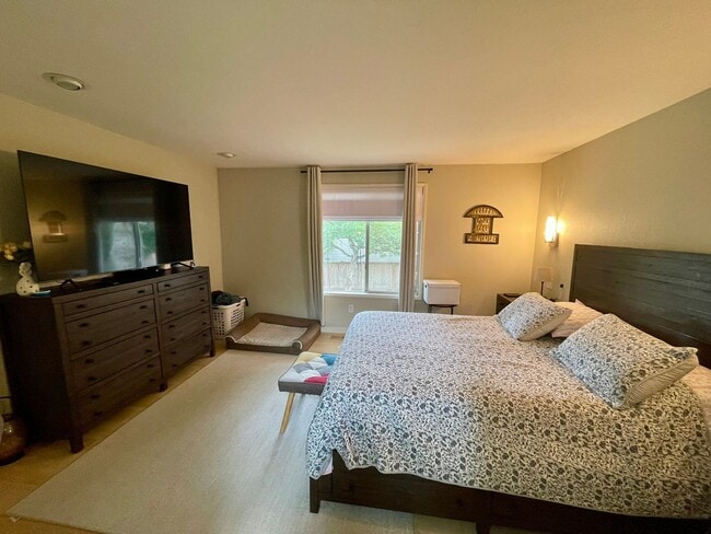 Building Photo - 4Bd/2.5Ba Sammamish Home