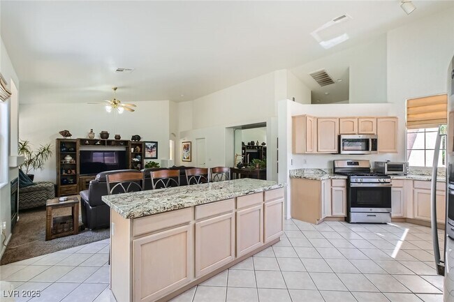 Building Photo - 7515 Splashing Rock Dr