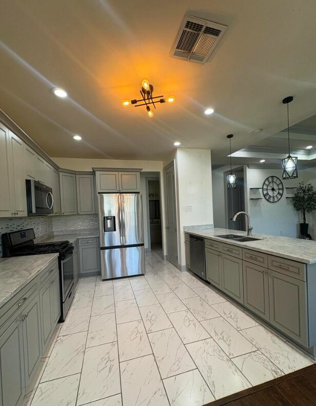 Building Photo - 2808 Seine St