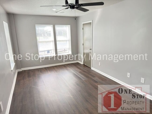 Building Photo - 2-Bedroom, 1-Bathroom All-Electric Home in...