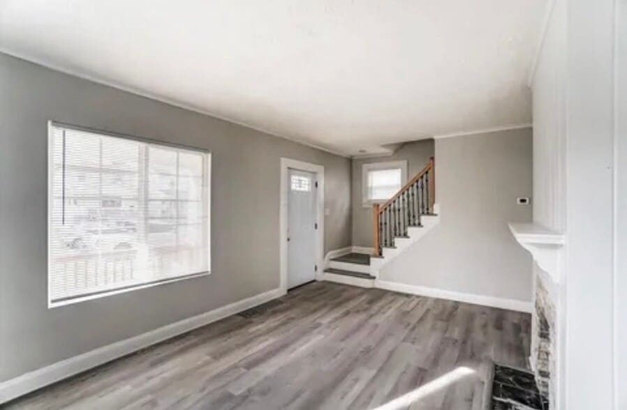 Building Photo - 402 S Richardson Ave
