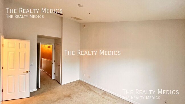 Building Photo - 10278 Regent Park Dr