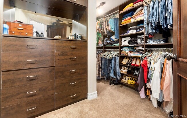 Building Photo - 847 E Broadway