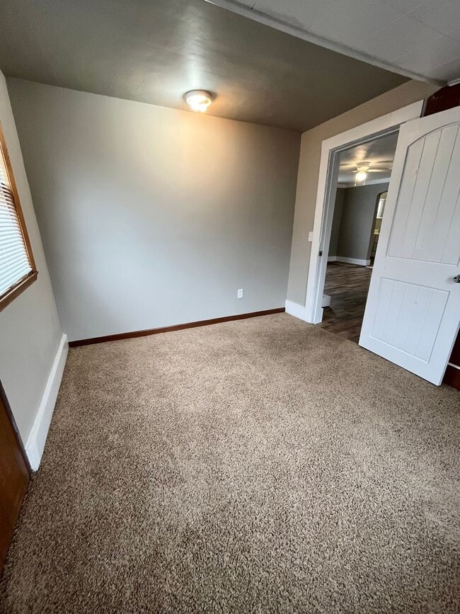 Building Photo - 2 Bed/1 Bath Ranch Home For Rent in Harrisburg, SD!