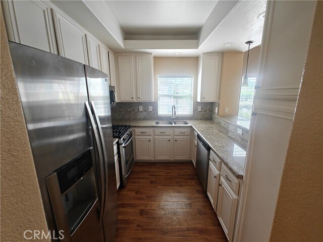 Building Photo - 1095 S San Marino Way