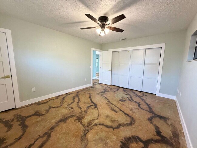 Building Photo - "Waterfront Home with Dock! 3-Bedroom Oasis with 2 Baths and 1,800 Sq Ft of Comfort in Hudson, FL!"