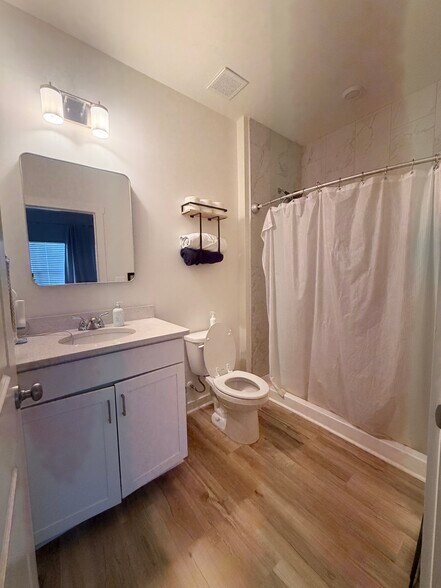 Building Photo - 2319 Discovery Loop