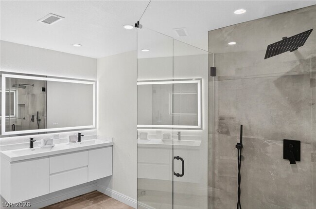 Building Photo - 5270 S Sepulveda Blvd