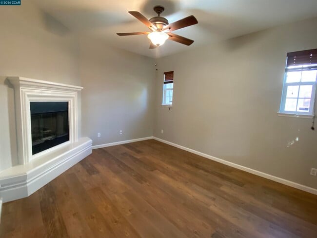 Building Photo - 2409 Maidenhair Way