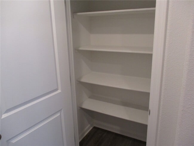 Building Photo - 2487 Tapatio Dr