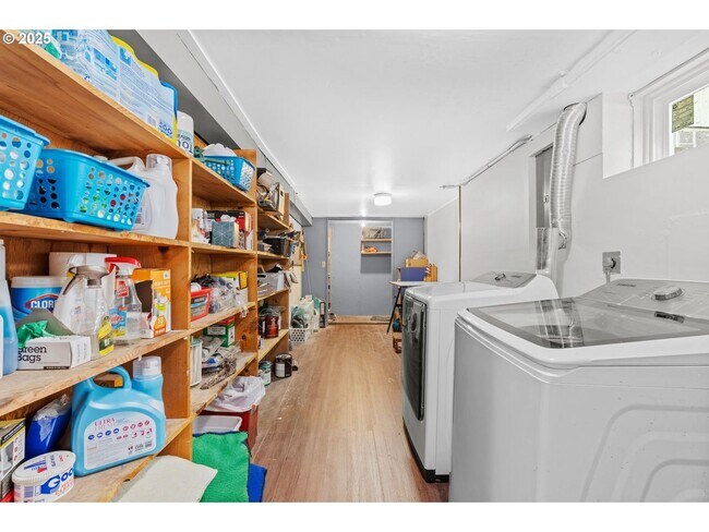 Building Photo - Quarter Acre Comfort