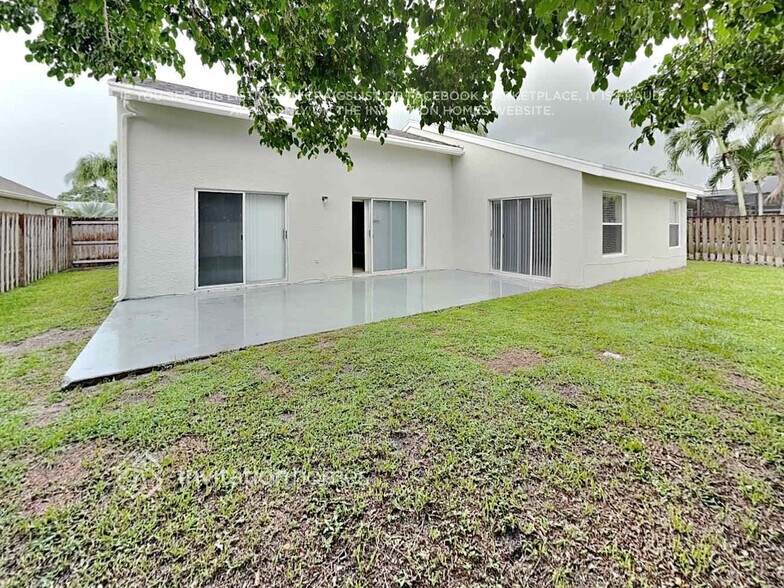 Building Photo - 9004 Paragon Way