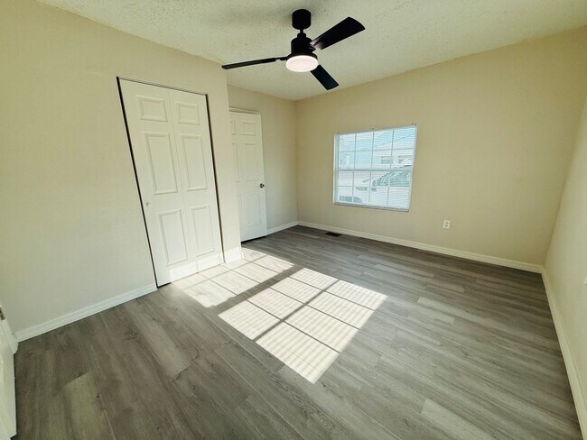 Building Photo - remodeled home in St. Pete