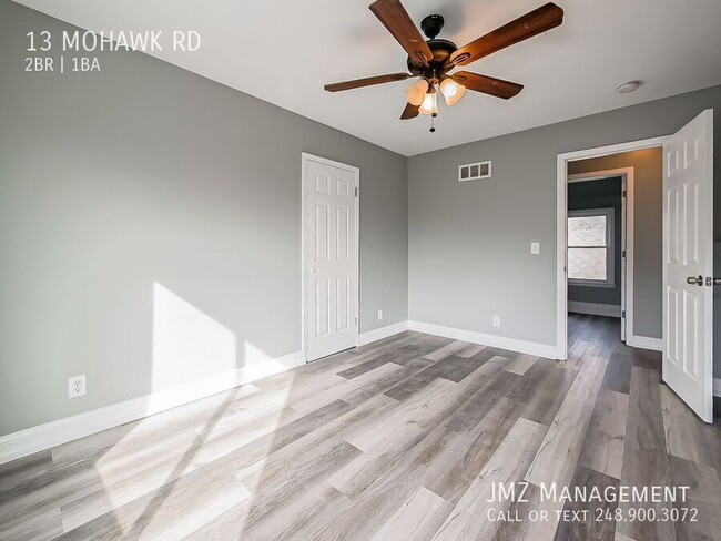 Building Photo - 13 Mohawk Rd