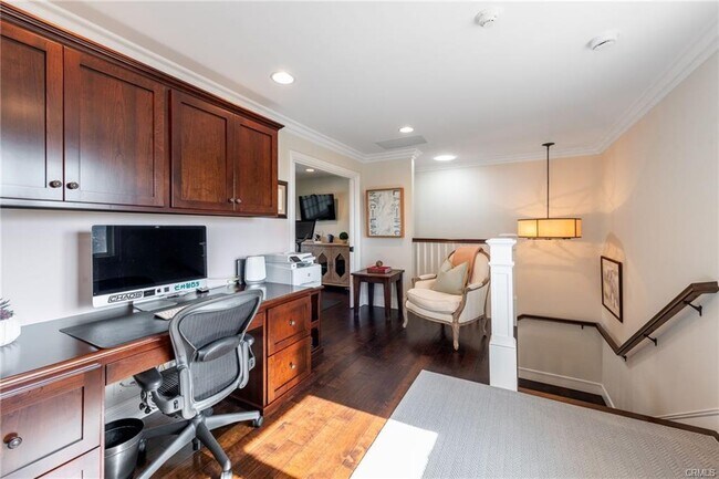 Primary Photo - 5433 Castle Knoll Rd