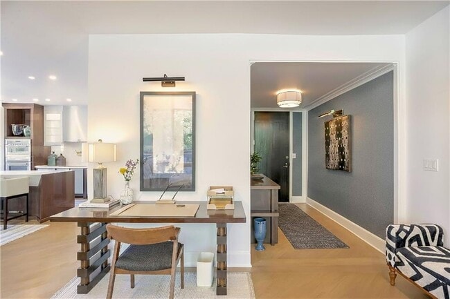 Building Photo - 2575 Peachtree Rd NE