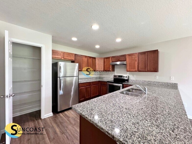 Building Photo - 8048 Hastings St