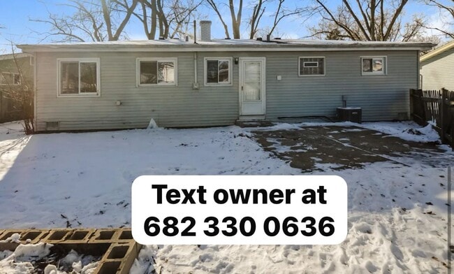 Building Photo - 712 W James St