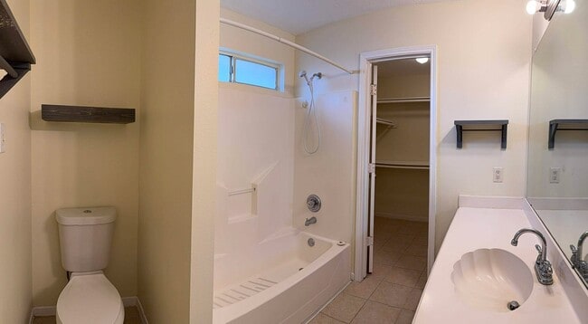 Building Photo - 18403 Willow Moss Dr