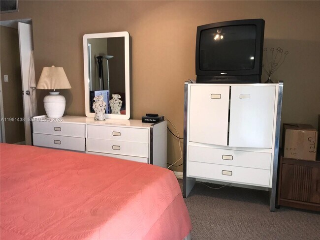 Building Photo - 210 172nd St