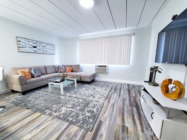 Interior Photo - Shorewood Apartments